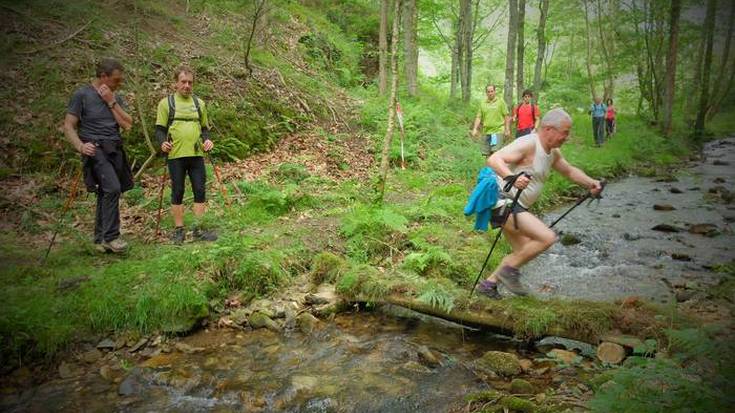 300 lagunetik goiti ibili ziren atzo Lesakako XVII. Mendi Itzulian
