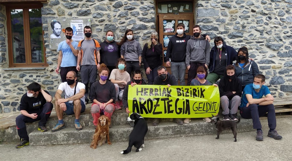 Aroztegiko proiektuaren kontra bat egin du Atekabeltz Herriguneak