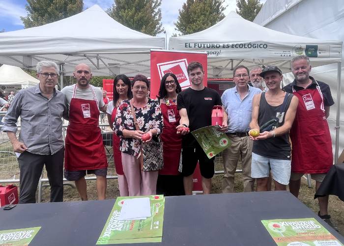 Iruñeko Tomate Zaharraren XI. Lehiaketan ere bigarren saria eskuratu du Sunbillako Isabel Gagok