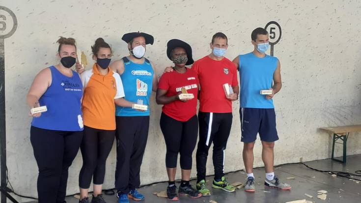 Nafarroako txinga-eramate txapelketa hamargarren aldiz irabazi du Xanta Sousa lesakarrak