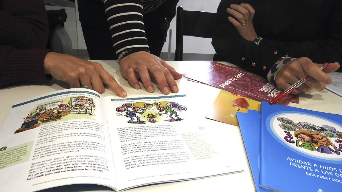 Adin txikikoen substantzien kontsumoari aurre egiteko protokoloa landu dute Baztan-Bidasoaldean