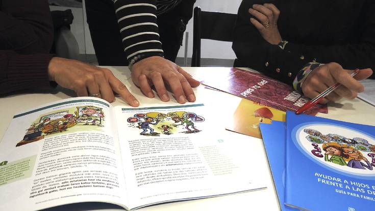 Adin txikikoen substantzien kontsumoari aurre egiteko protokoloa landu dute Baztan-Bidasoaldean