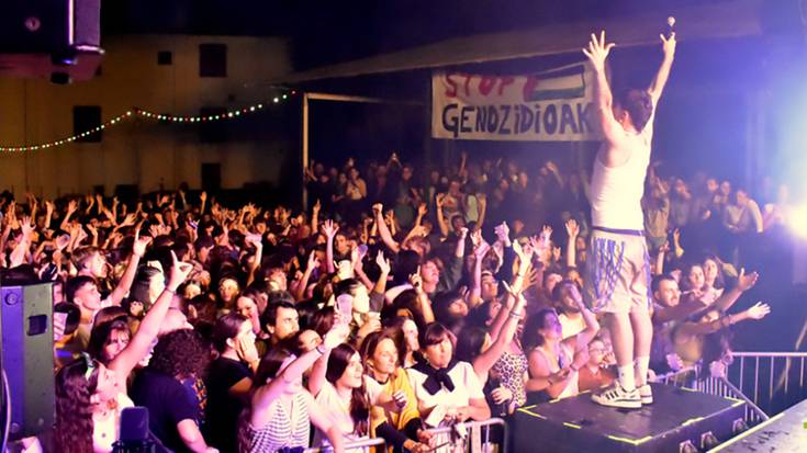 [ARGAZKIAK] Musika eta dantza artean giro ederrean joan da Sarako bestetako asteburua