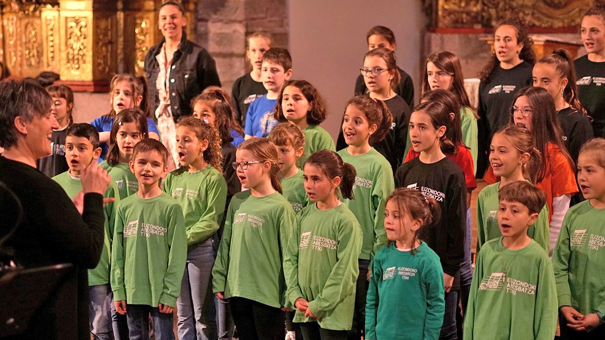 Baztango Koro Ttikik kontzertua emanen du asteartean Elizondoko zahar etxean