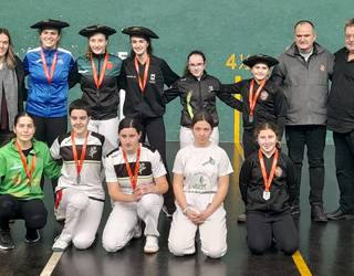 Nafarroako Kirol Jokoetan nesken buruz buruko pilota txapelketaren finaletan lau txapel lortu dituzte eskualdeko pilotariek