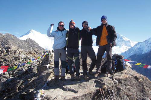 5.000 metrotik goitiko hiru tontor igo dituzte bi baztandarrek Himalayan