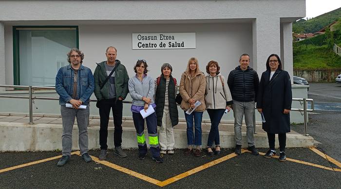 Leitzako osasun etxea bisitatu dute Nafarroako Parlamentuko Osasun Batzordeko kideek