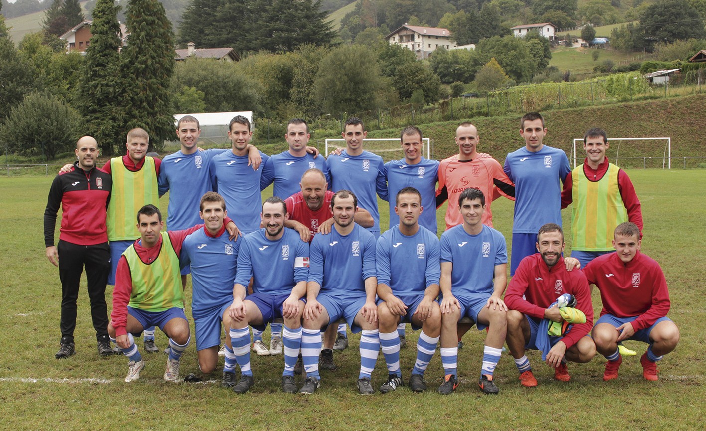 Aste Santuan ere bere futbol partidak jokatu dituzte Preferenteko Doneztebek eta Aurrerak