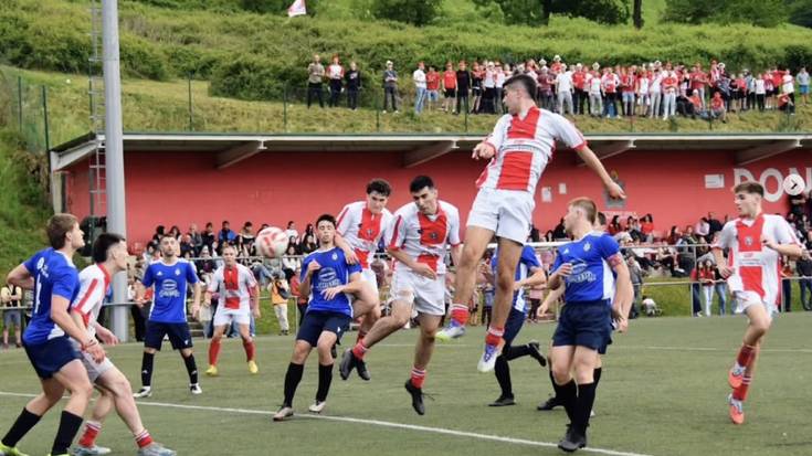 Baztanen kontrako derbian galdu arren hirugarren mailara igan da Doneztebe Futbol Taldea