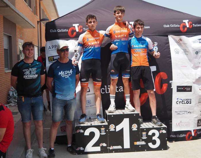 Eskualdeko txirrindulariek osatu dute Nafarroako XCO txapelketako junior mailako podiuma