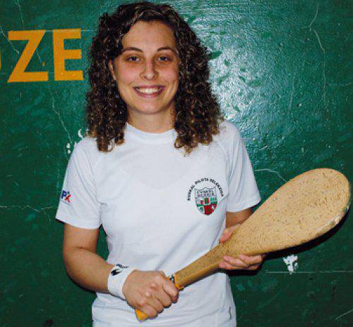 «Jende askok ez daki emakumeok pala txapelketak jokatzen ditugula»