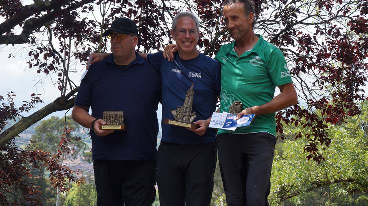 Oviedoko disc golf irekian ere podiumera igo da Baxi Basajauna elkarteko Iñaki Gonzalez