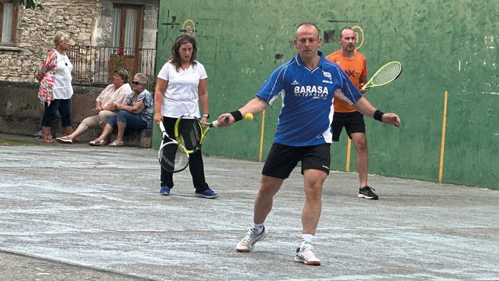 Aresoko frontenis txapelketako lehenbiziko finalistak erabaki dira