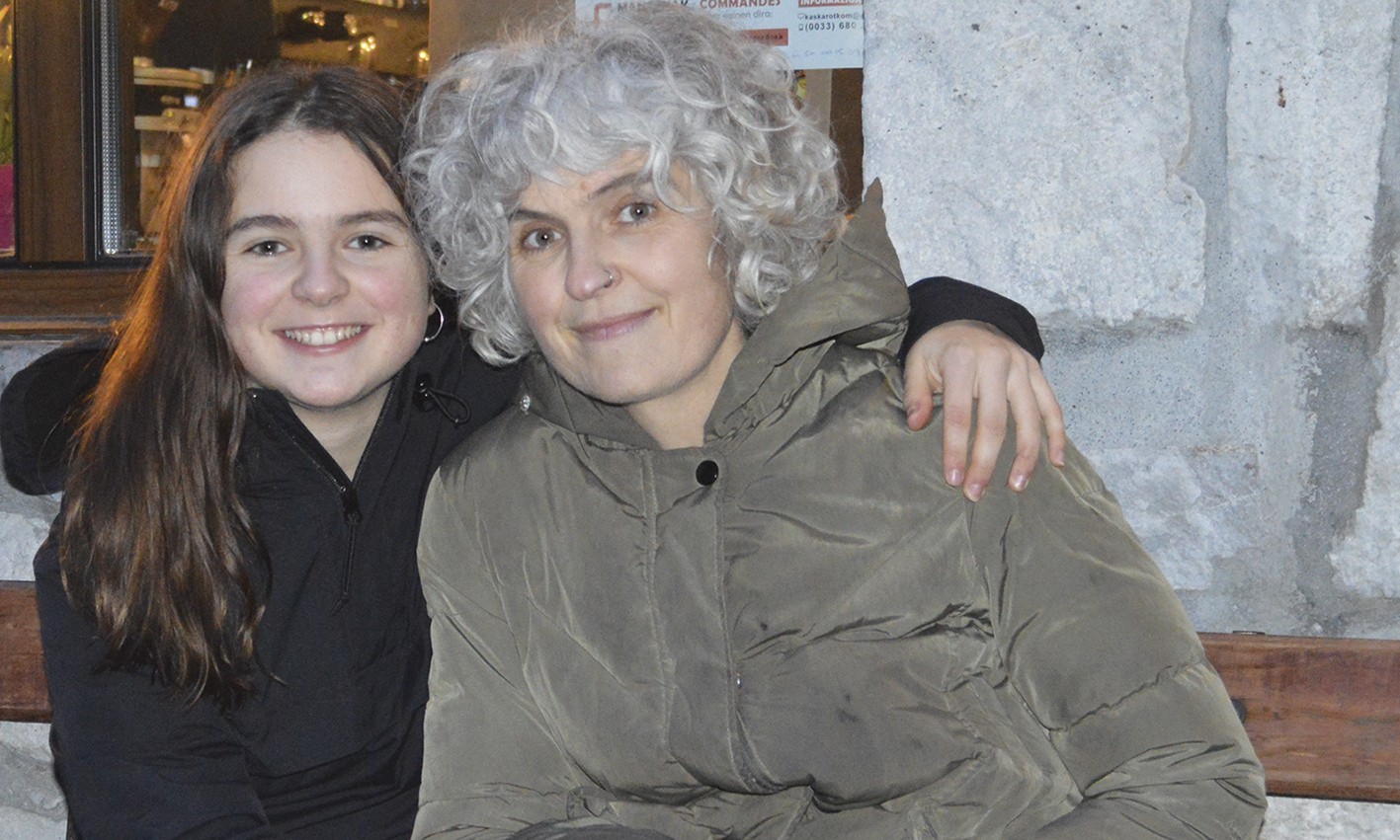 Denaren gainetik mendia maitatzen segitzen dute