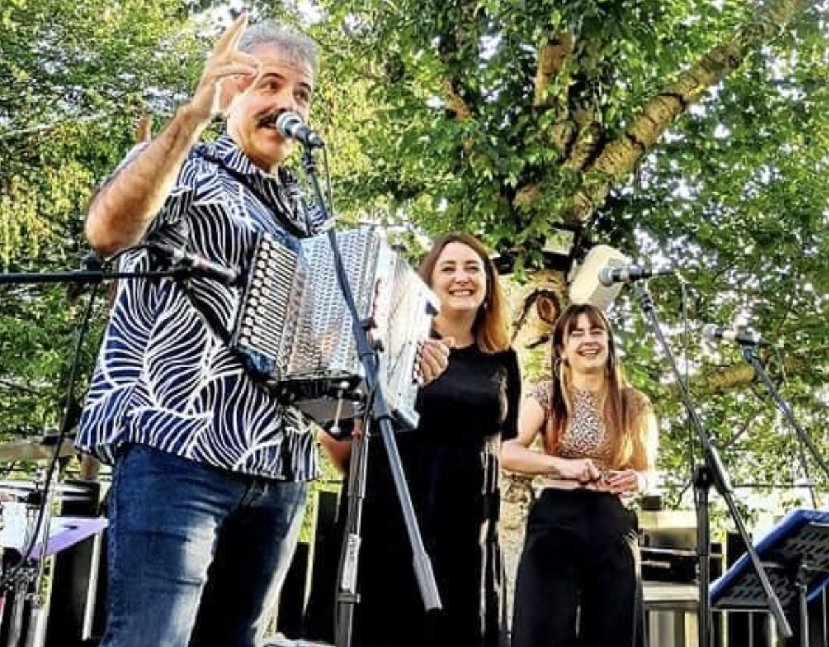 Satelitik taldeak larunbatean Arantzan ematekoa zuen kontzertua gibelatzea erabaki dute