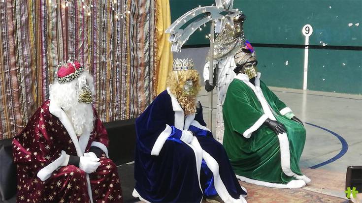 Hiru erregeen bisita izan dute Arantzan