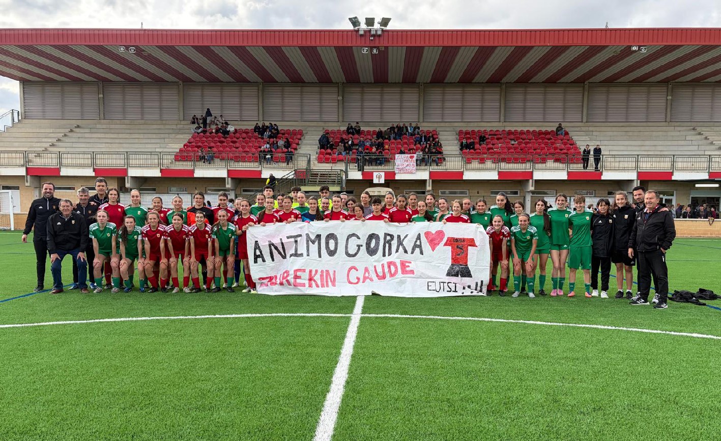 Gorka Goñi elbetearra gogoan izan dute Nafarroako neska gazteen futbol selekzioen arteko partidan