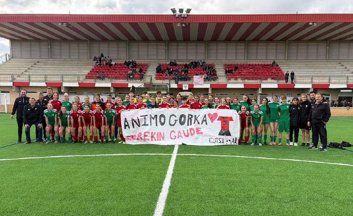 Gorka Goñi elbetearra gogoan izan dute Nafarroako neska gazteen futbol selekzioen arteko partidan