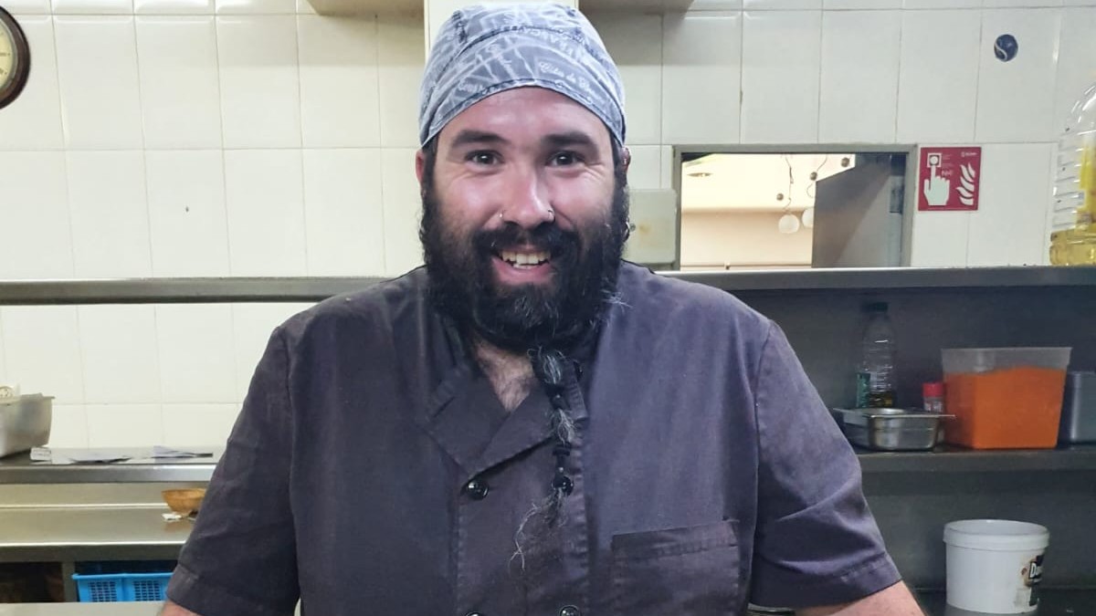 «Bertako janari tradizionala egiten dugu jatetxean, betikoa»