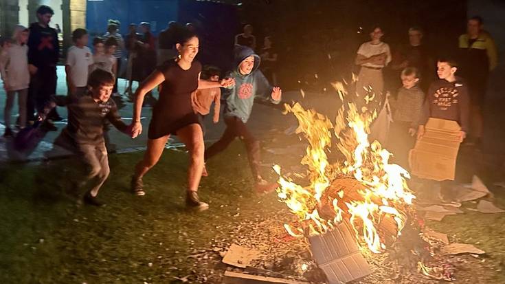 Areson ere festa giroan ibili dira San Juan bezperan
