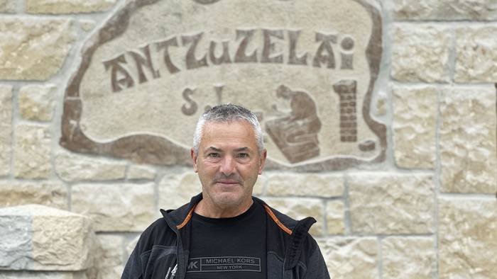 «Geroz eta gehiago jartzen dira harriak hilerrietatik kanpo»