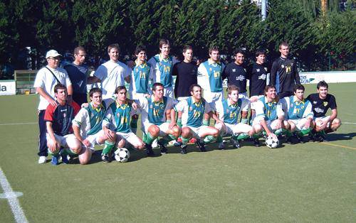 Baztan eta Beti Gazteko futbol talde nagusiek lidergoan sendo segitzen dute