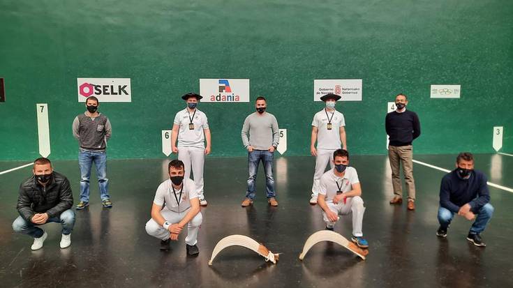 Errekako bikoteak txapeldun Nafarroako jubenil eta senior mailako erremonte txapelketetan