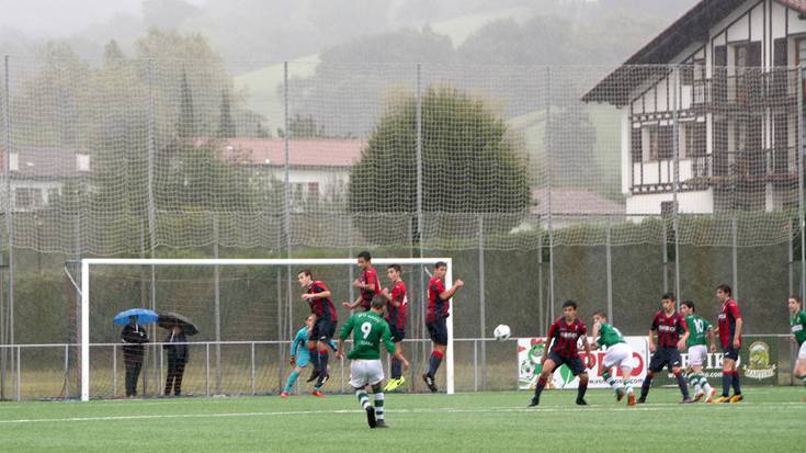 Denboraldiko lehen futbol derbia irabazi dio Beti Gaztek Gure Txokoari kadete mailan