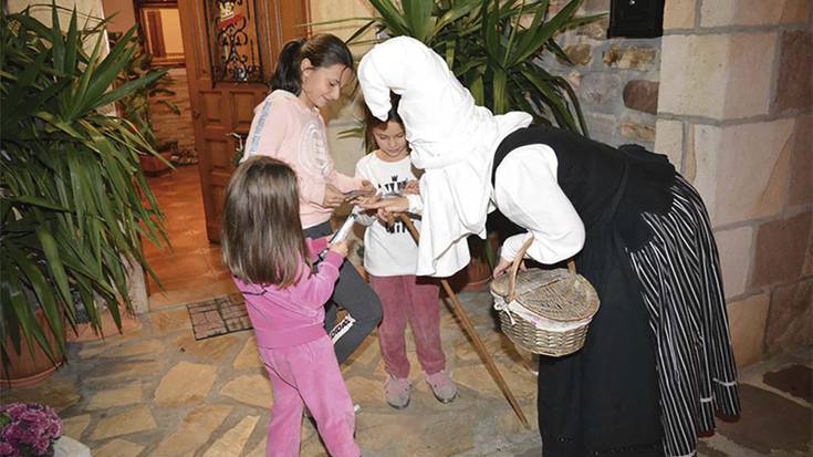 Olentzero eta Mari Domingiren bisita izanen dute Zubietan abenduaren 19an eta 24an