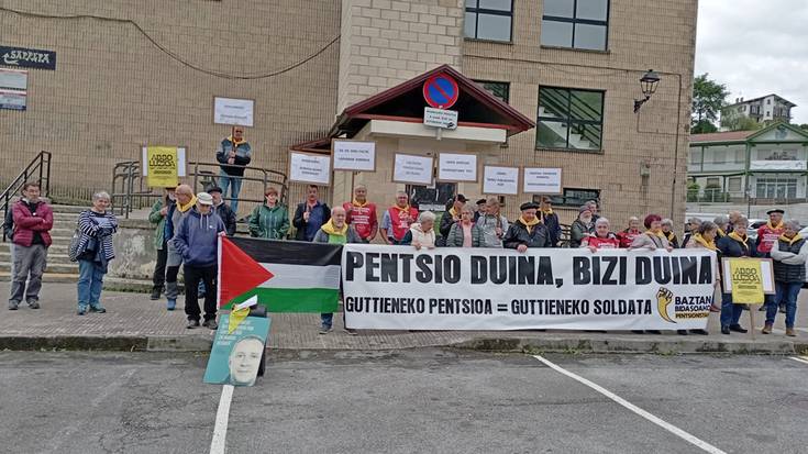 Hainbat aldarrikapenen artean, Aroztegiko auzipetuei babesa adierazi diete Baztan-Bidasoko pentsiodunek