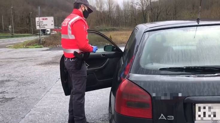 Kokainan eta alkoholemia proban positibo eman duen gidari bat geldiarazi dute Donezteben