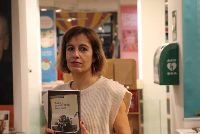 Katixa Agirrek 'Barne zerbitzuak' liburua aurkeztuko du ortziralean Elizondon