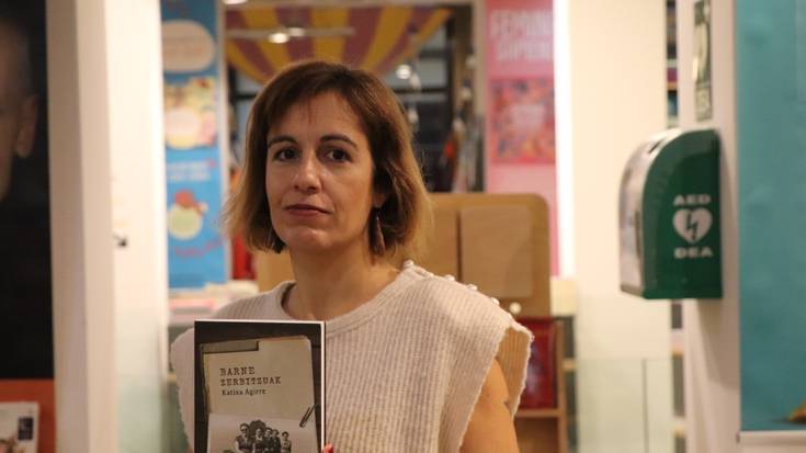 Katixa Agirrek 'Barne zerbitzuak' liburua aurkeztuko du ortziralean Elizondon