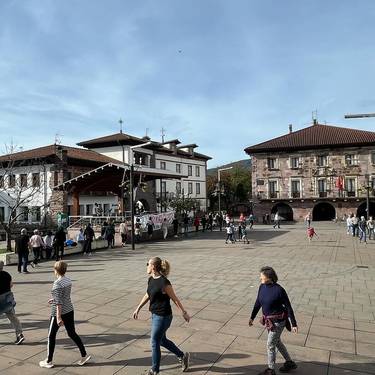 Dantza herrikoiak Elizondoko Gaiteroekin