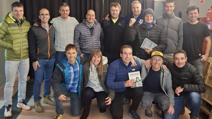 Jende aunitz bildu da Doneztebeko Mendiaren Egunean