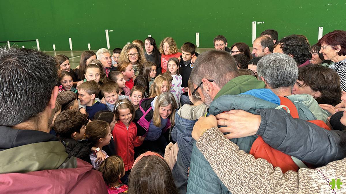 Leitzaldeko eskolarteko topaketetako logoa berritzeko lehiaketa antolatu dute