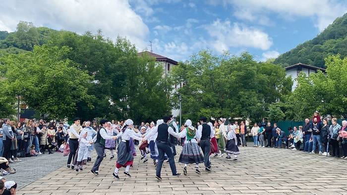 Berako Dantzari Tiki Eguna