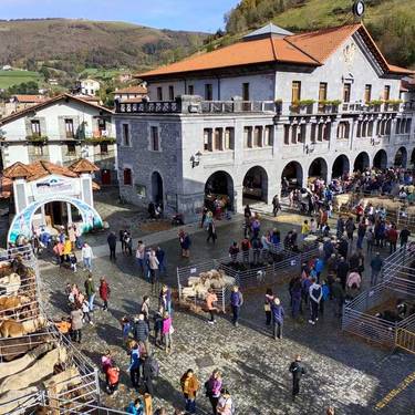 Leitzako eta Aresoko produktuen azoka