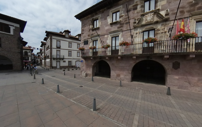 Baztanek «proiektuak, ideiak eta benetako elkarrizketa» behar dituela dio Geroa Baik