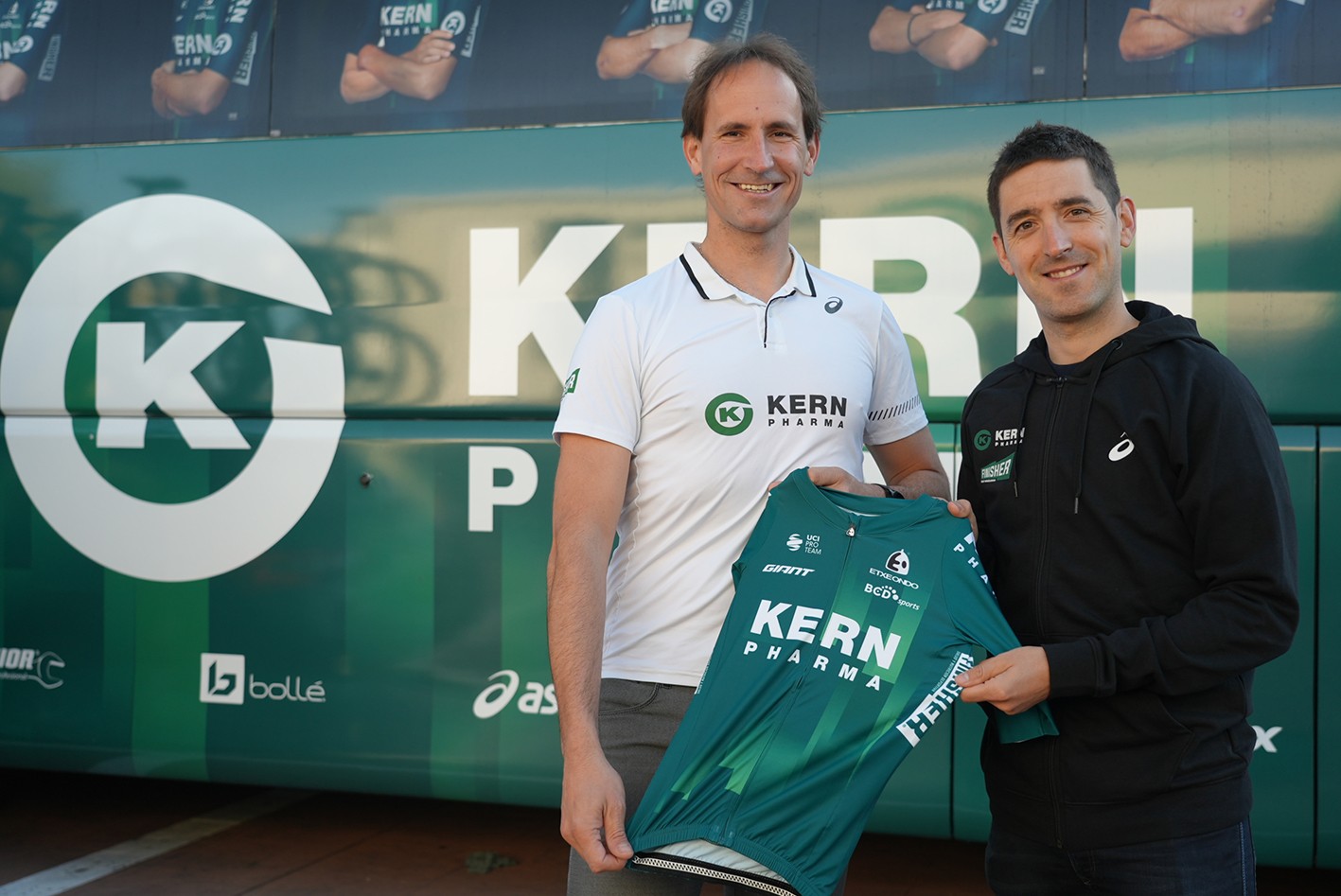 Mikel Nieve Leitzako txirrindulari ohia Kern Pharma taldeko teknikari berria da