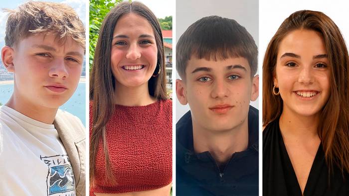Unibertsitatera sartzeko probari buruz Toki Ona institutuko Mattin Perez, Leire Ariztegi, Jon Goñi eta Saioa Etxegarairekin
