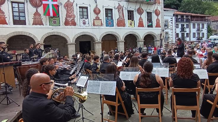 [ARGAZKIAK] Kantu, musika, dantza eta zezensuzkoarekin bukatu dira Berako bestak