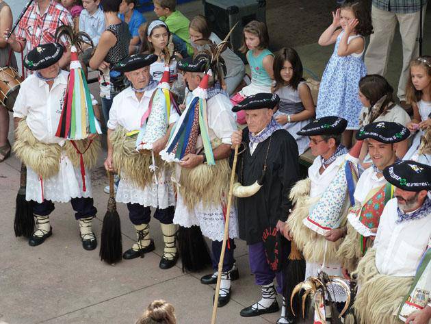 «Gure gazte denboran 8 edo 10 ateratzen ginen joaldun»
