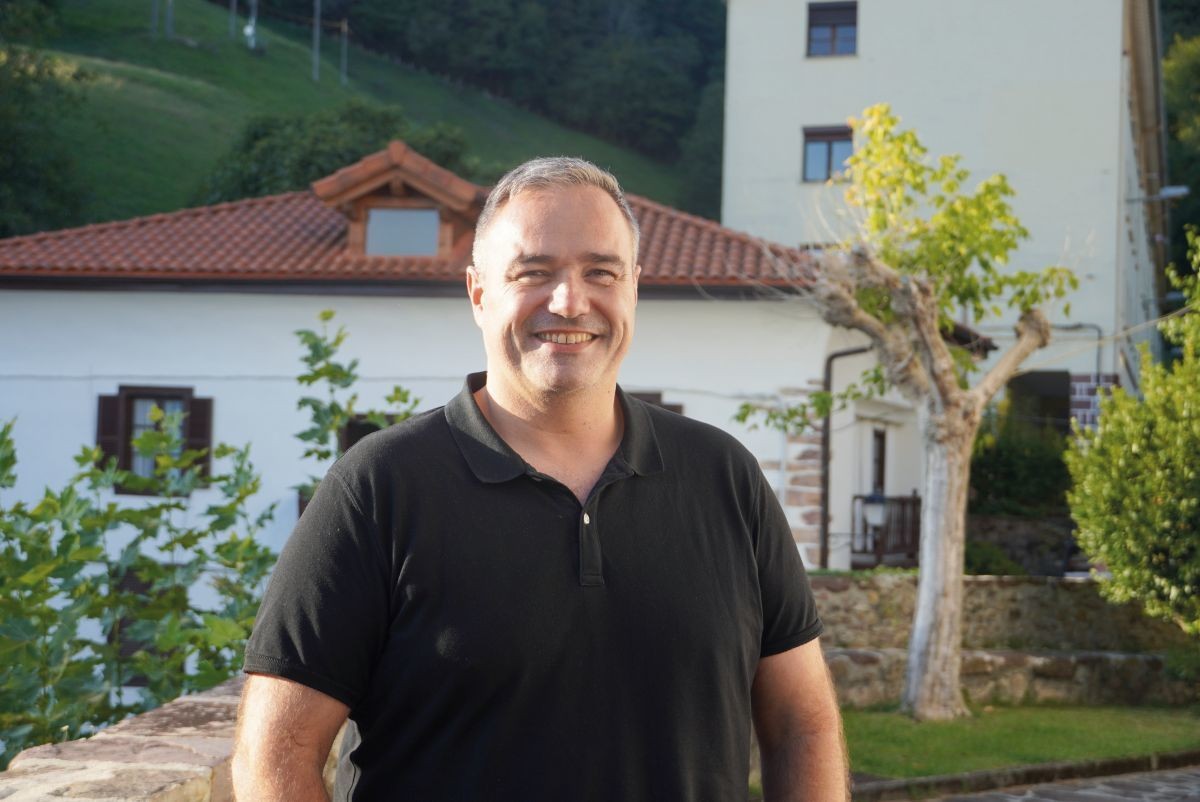 Jon Abril idazle beratarra saritu dute Julene Azpeitia literatur sariketan