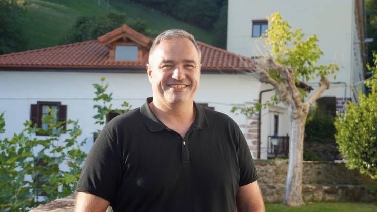 Jon Abril idazle beratarra saritu dute Julene Azpeitia literatur sariketan