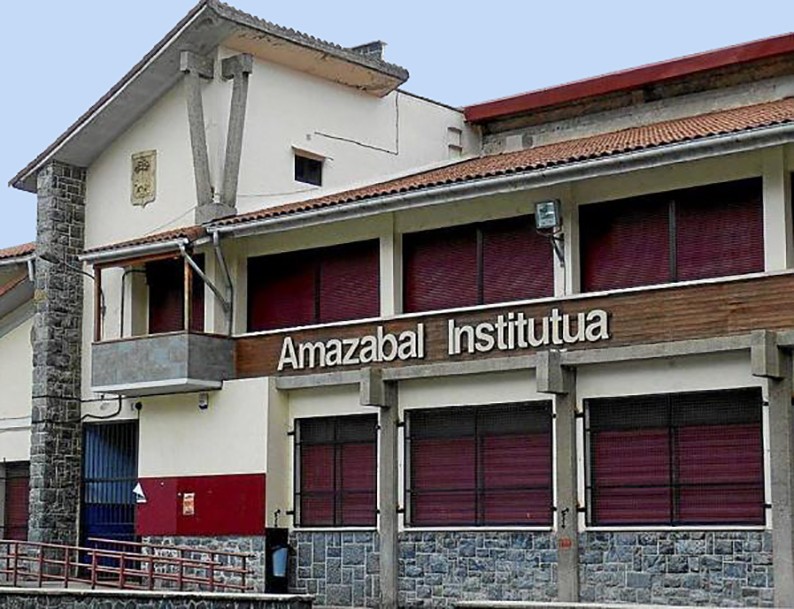 Amazabalgo jangela eta garraio zerbitzuak diruz lagunduko dituzte datorren ikasturtean