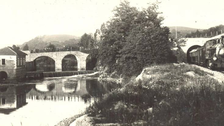 Bidasoko trenaren argazki zaharren erakusketa ireki dute Elizondon