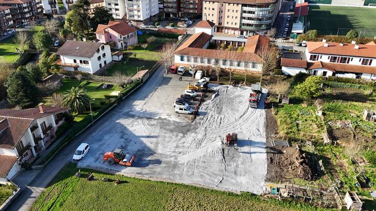Hasi dituzte Landazelaietan osasun zentroaren gibeleko aparkalekua handitzeko lanak