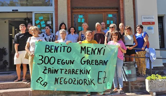 Benito Menniko langileek 300 greba egun bete dituzte «zaintza duin baten alde»