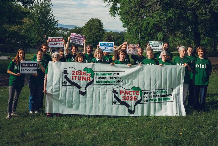 Euskal Herriko klimaren eta biztanleen aldeko Ituna aurkeztu du Bizik